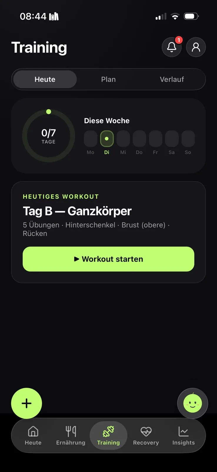 Trainingsansicht der Flyna-App mit Wochenübersicht und dem heutigen Ganzkörper-Workout für Hinterschenkel, Brust und Rücken