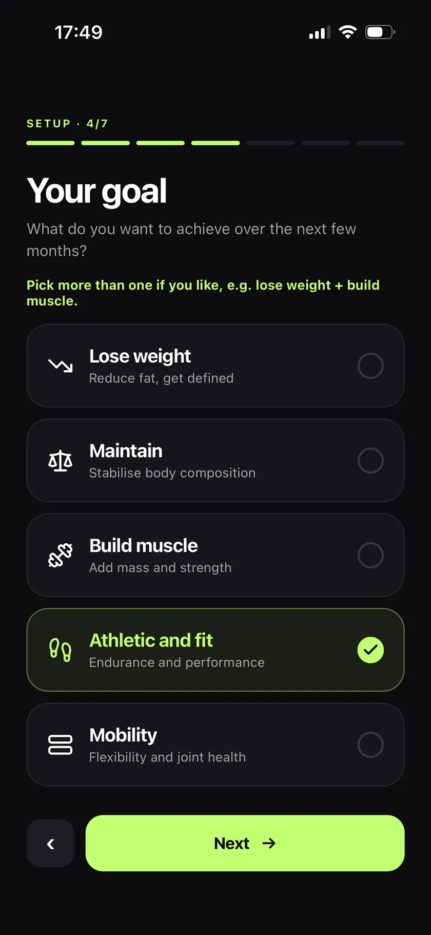 Step 4 of 7 in the Flyna setup: choosing a goal between lose weight, maintain, build muscle, athletic fitness and mobility